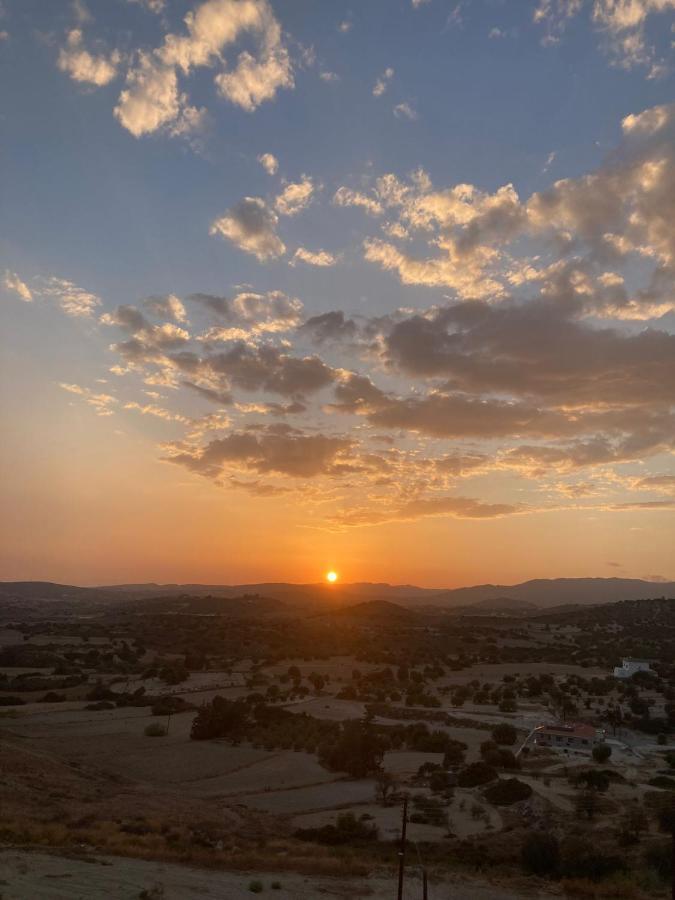 Sunset Retreat Cyprus Apartment Pentakomo Bagian luar foto